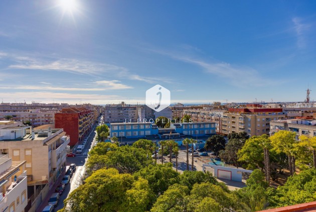 Aus zweiter Hand - Wohnung -
Torrevieja - Estacion de autobuses