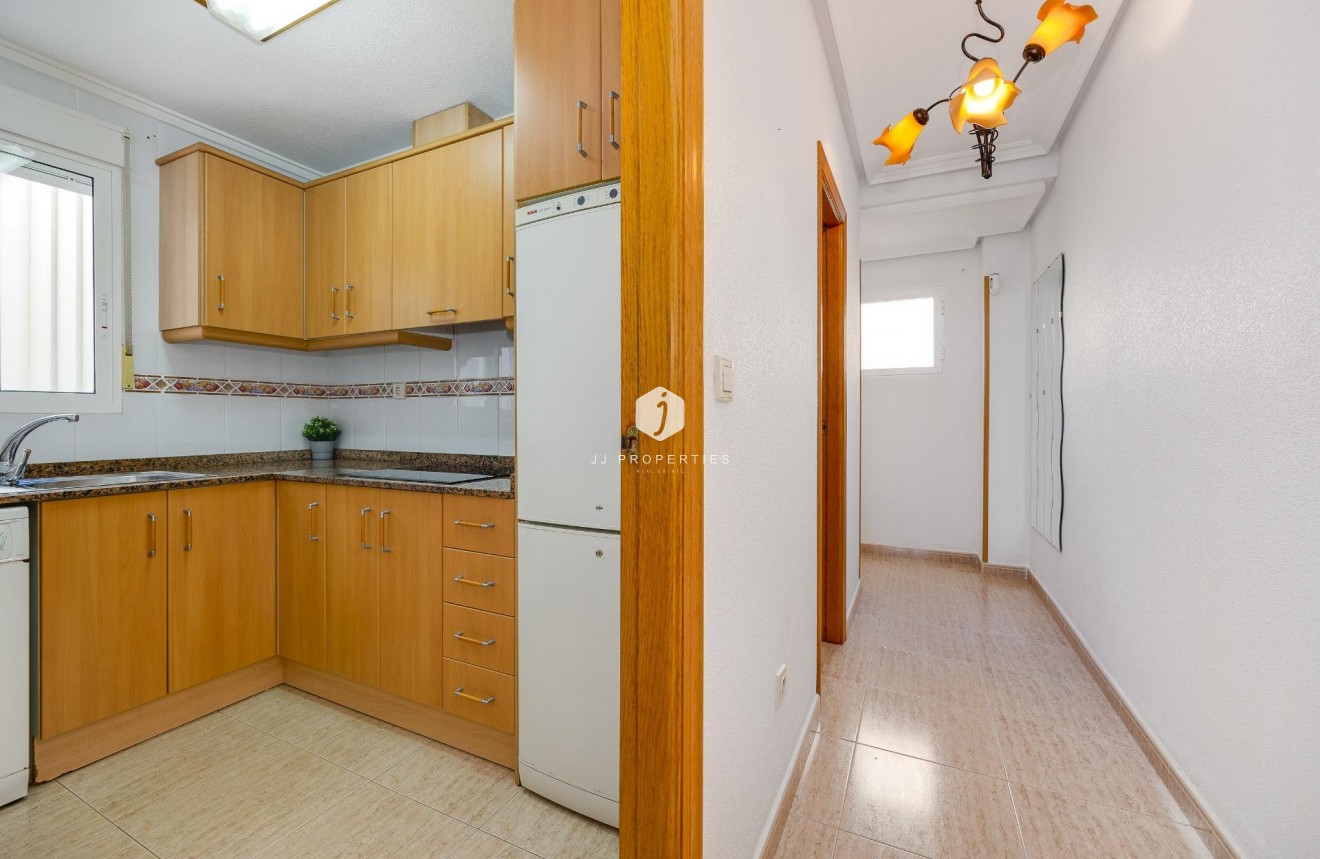 Aus zweiter Hand - Wohnung -
Torrevieja - Estacion de autobuses