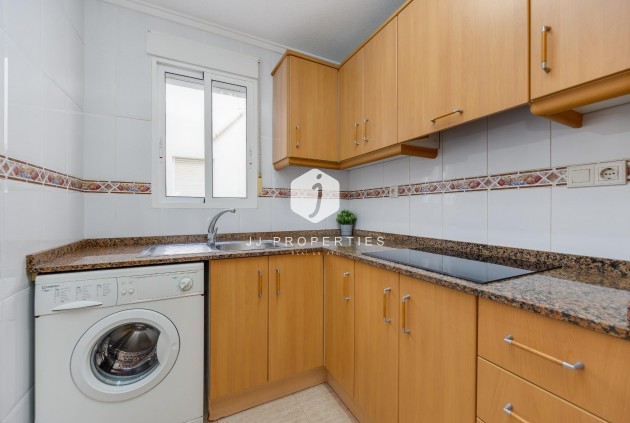 Aus zweiter Hand - Wohnung -
Torrevieja - Estacion de autobuses