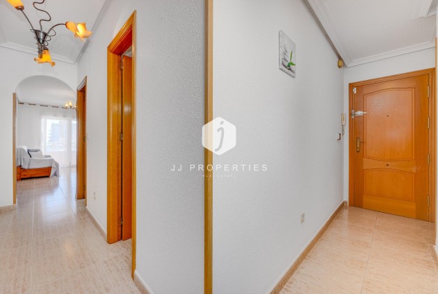 Aus zweiter Hand - Wohnung -
Torrevieja - Estacion de autobuses