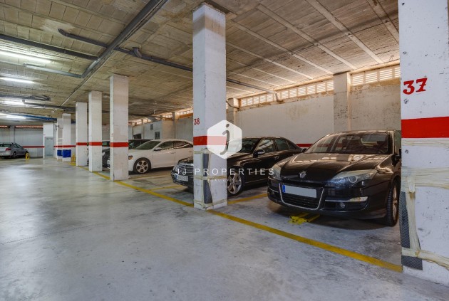 Aus zweiter Hand - Wohnung -
Torrevieja - Estacion de autobuses