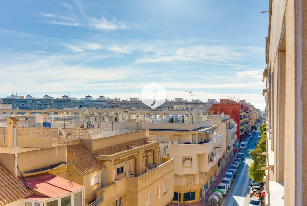 Aus zweiter Hand - Wohnung -
Torrevieja - Estacion de autobuses