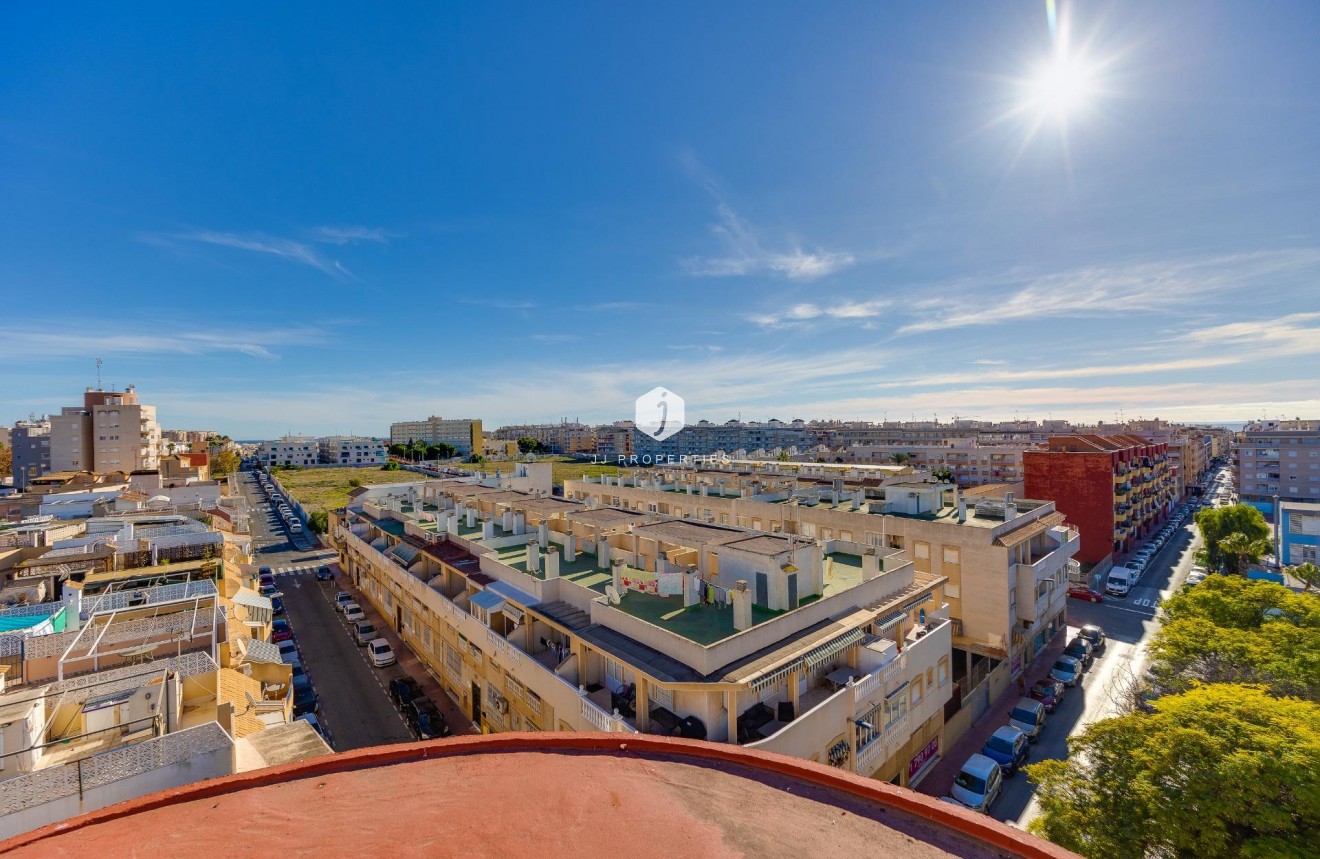 Aus zweiter Hand - Wohnung -
Torrevieja - Estacion de autobuses