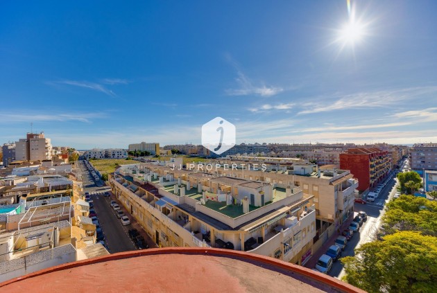 Aus zweiter Hand - Wohnung -
Torrevieja - Estacion de autobuses