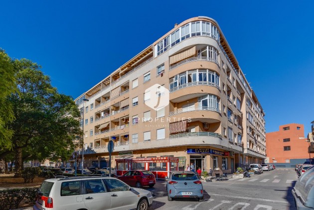 Aus zweiter Hand - Wohnung -
Torrevieja - Estacion de autobuses