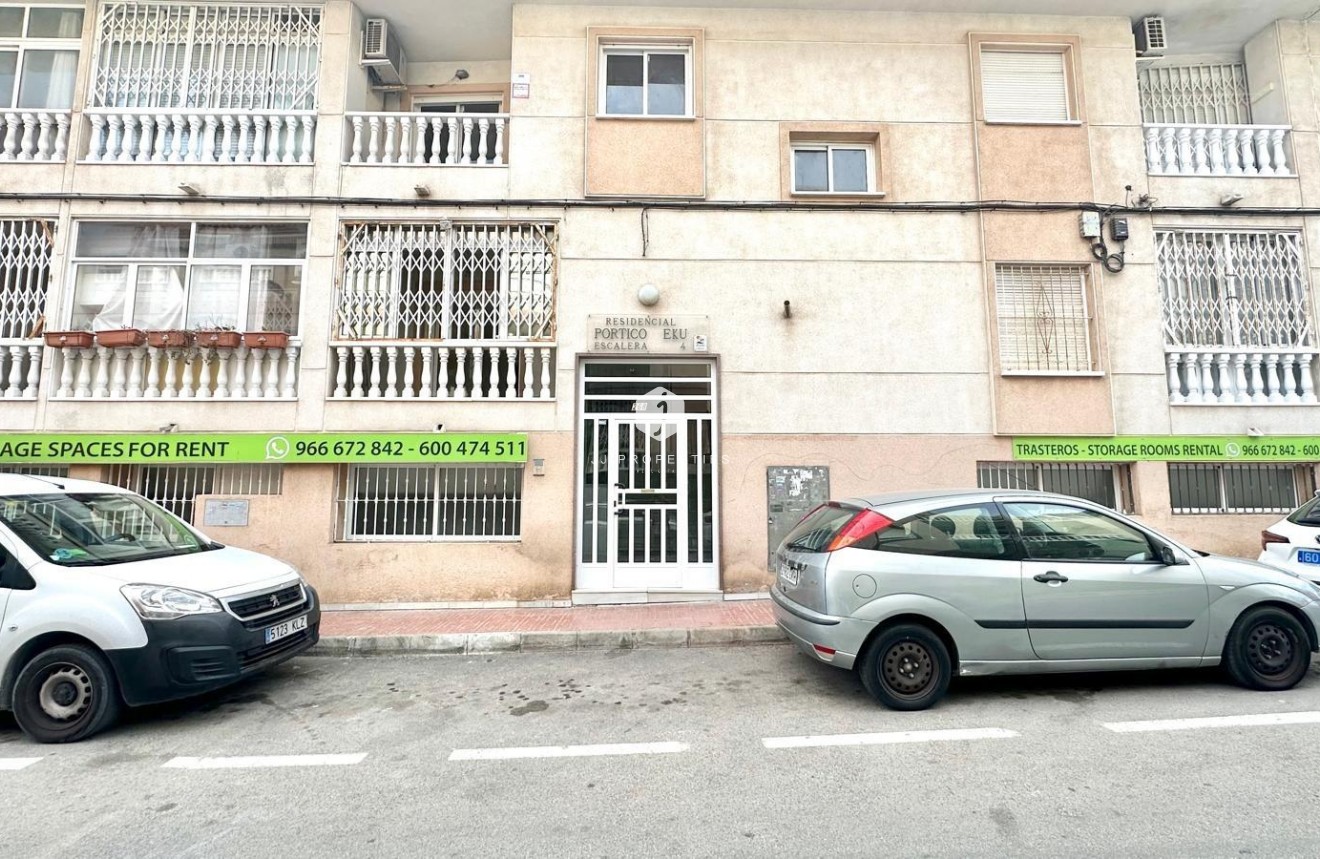 Aus zweiter Hand - Wohnung -
Torrevieja - Centro