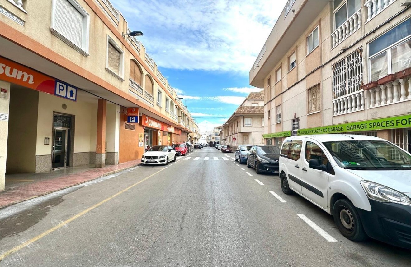 Aus zweiter Hand - Wohnung -
Torrevieja - Centro