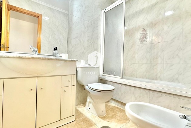 Aus zweiter Hand - Wohnung -
Torrevieja - Centro