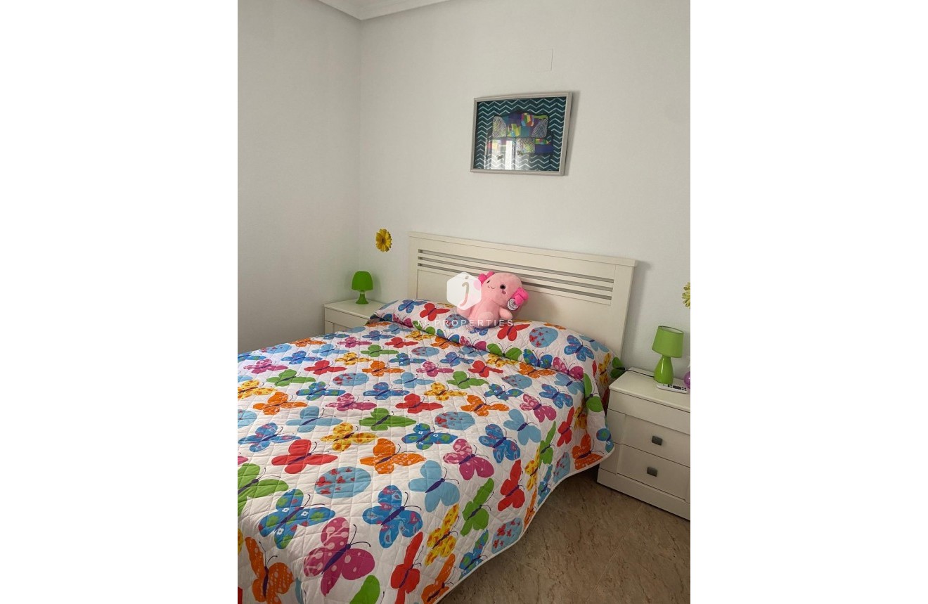 Aus zweiter Hand - Penthouse -
Torrevieja - Estacion de autobuses