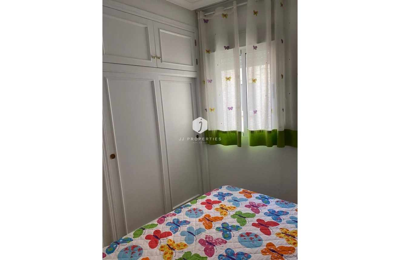 Aus zweiter Hand - Penthouse -
Torrevieja - Estacion de autobuses