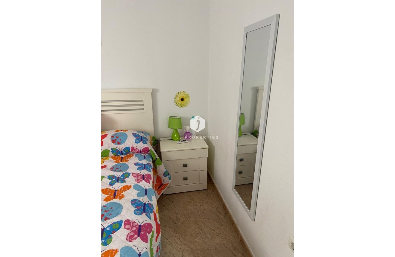 Aus zweiter Hand - Penthouse -
Torrevieja - Estacion de autobuses