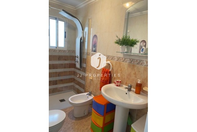 Aus zweiter Hand - Penthouse -
Torrevieja - Estacion de autobuses