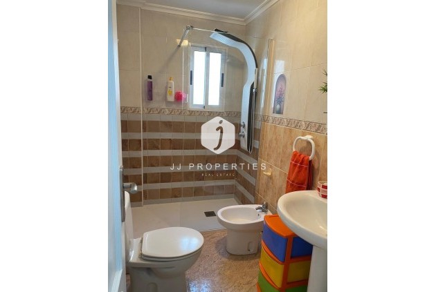 Aus zweiter Hand - Penthouse -
Torrevieja - Estacion de autobuses