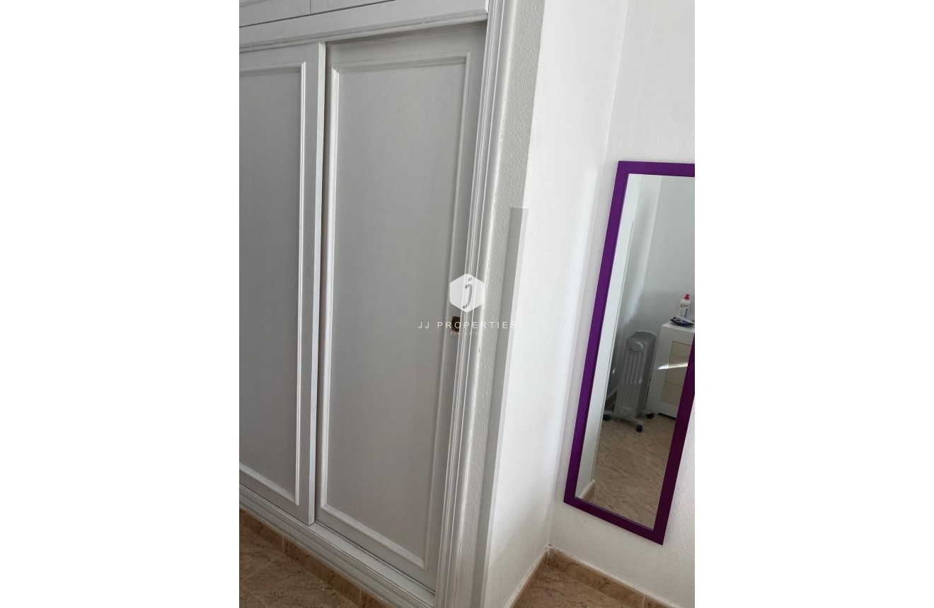 Aus zweiter Hand - Penthouse -
Torrevieja - Estacion de autobuses