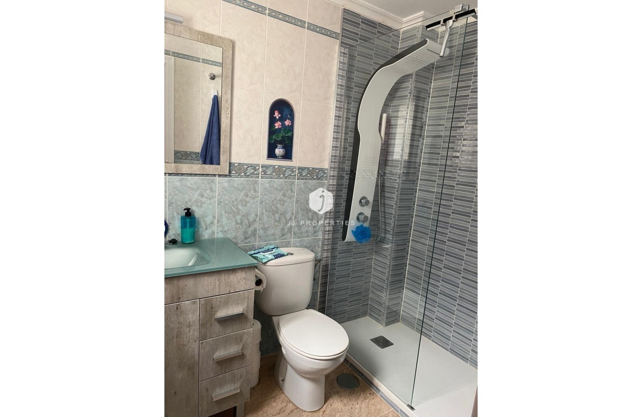 Aus zweiter Hand - Penthouse -
Torrevieja - Estacion de autobuses