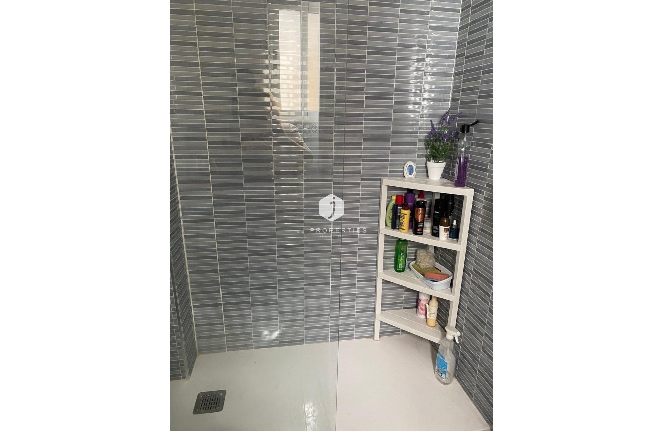 Aus zweiter Hand - Penthouse -
Torrevieja - Estacion de autobuses