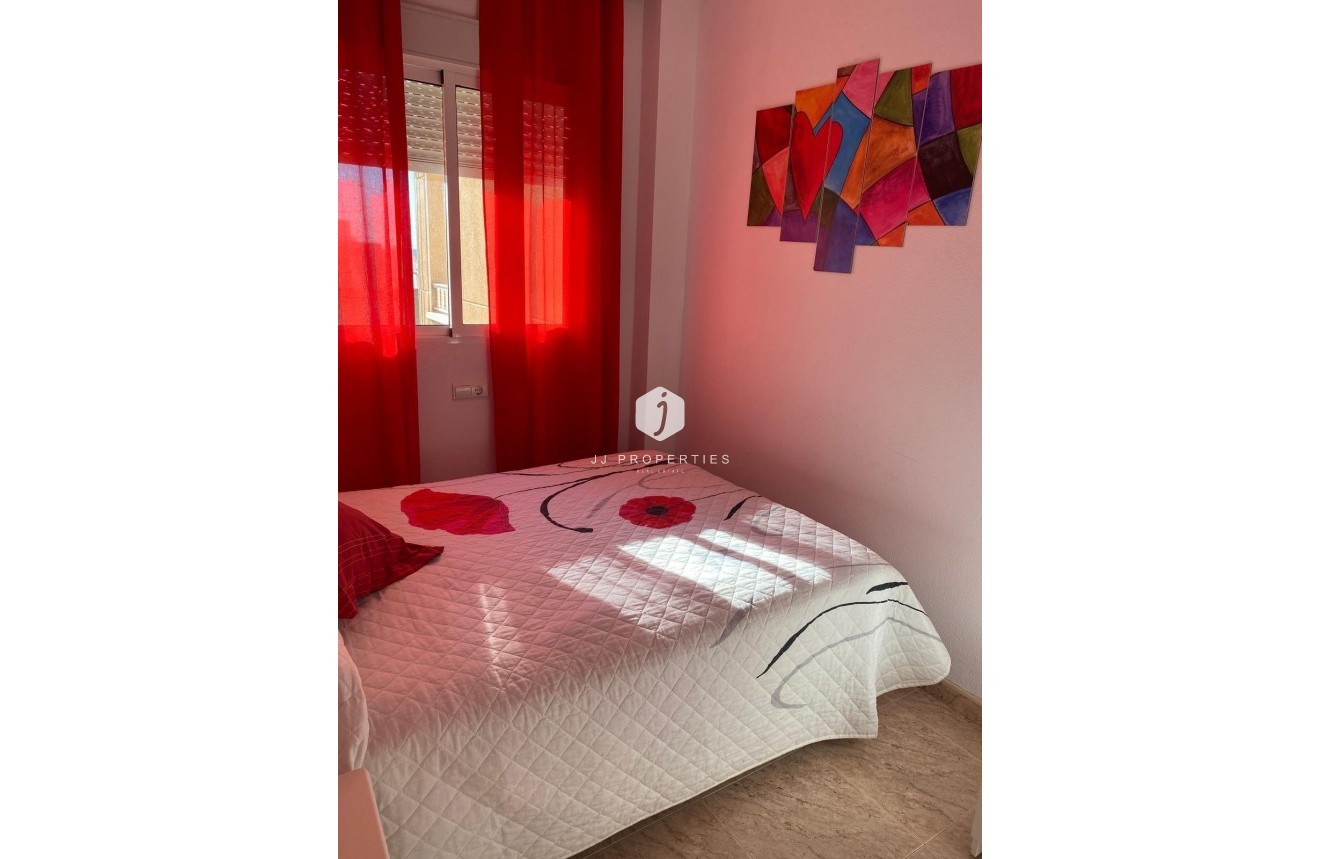 Aus zweiter Hand - Penthouse -
Torrevieja - Estacion de autobuses