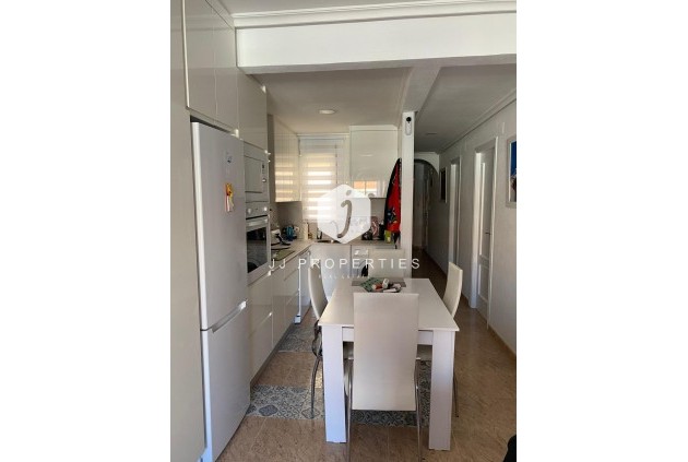 Aus zweiter Hand - Penthouse -
Torrevieja - Estacion de autobuses