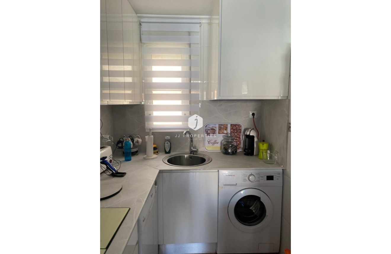 Aus zweiter Hand - Penthouse -
Torrevieja - Estacion de autobuses