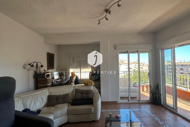 Aus zweiter Hand - Wohnung -
Torrevieja - Estacion de autobuses