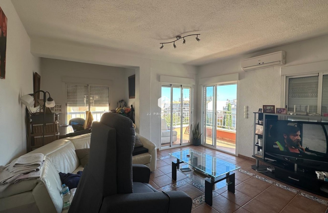 Aus zweiter Hand - Wohnung -
Torrevieja - Estacion de autobuses