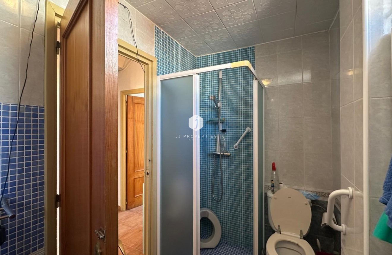 Aus zweiter Hand - Wohnung -
Torrevieja - Estacion de autobuses