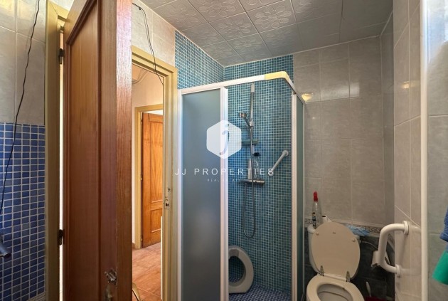 Aus zweiter Hand - Wohnung -
Torrevieja - Estacion de autobuses