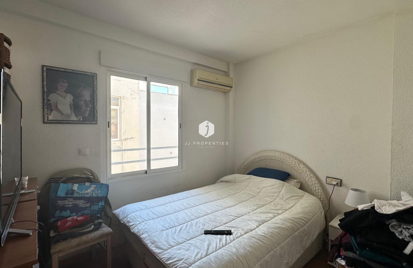 Aus zweiter Hand - Wohnung -
Torrevieja - Estacion de autobuses