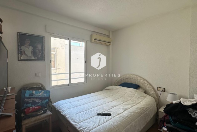 Aus zweiter Hand - Wohnung -
Torrevieja - Estacion de autobuses