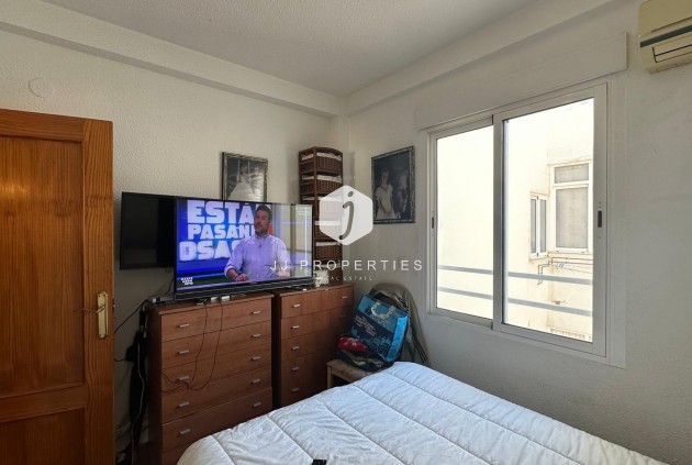 Aus zweiter Hand - Wohnung -
Torrevieja - Estacion de autobuses