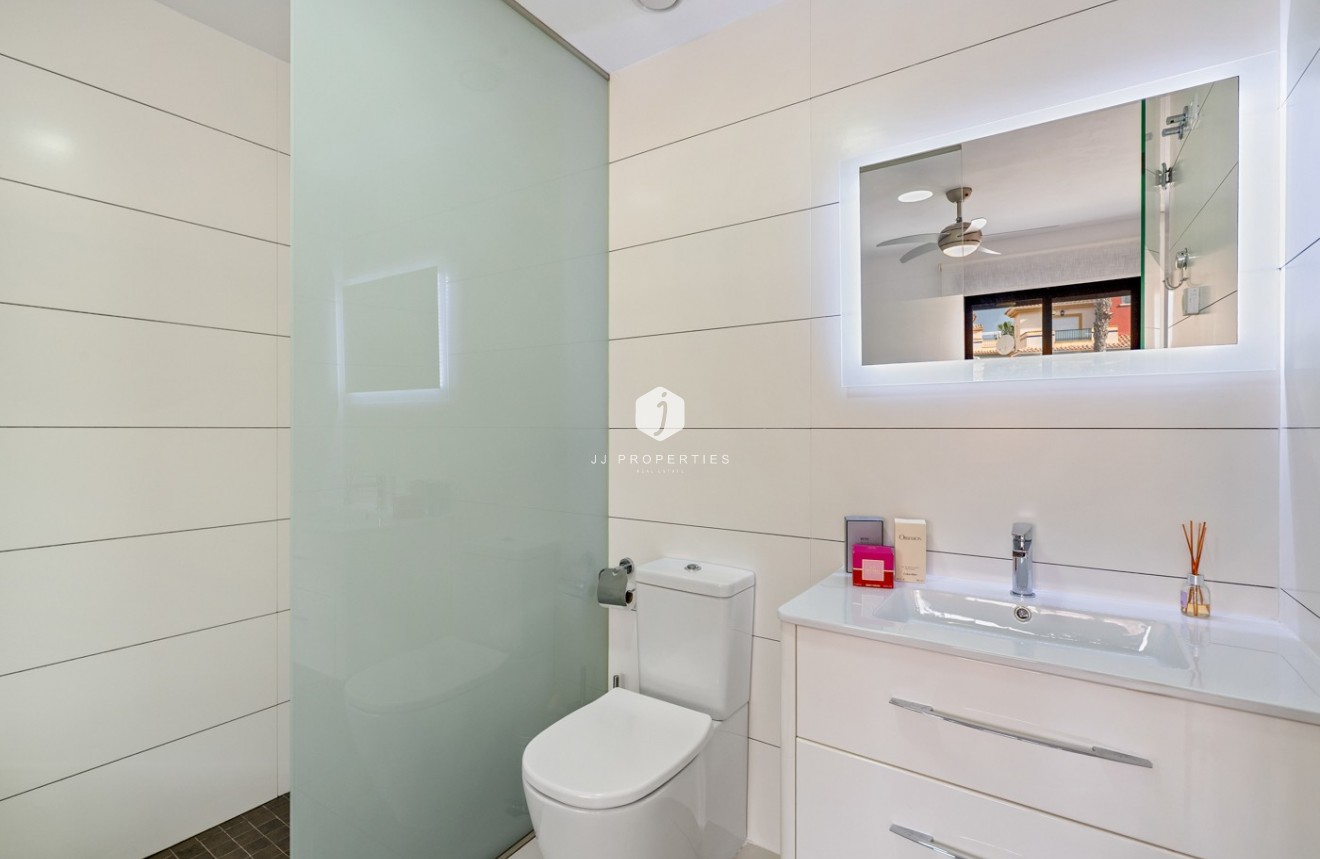 Aus zweiter Hand - Wohnung -
Orihuela Costa - Costa Blanca