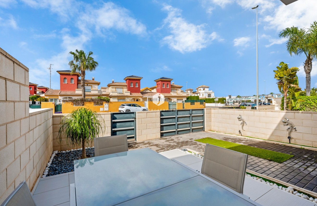 Aus zweiter Hand - Wohnung -
Orihuela Costa - Costa Blanca