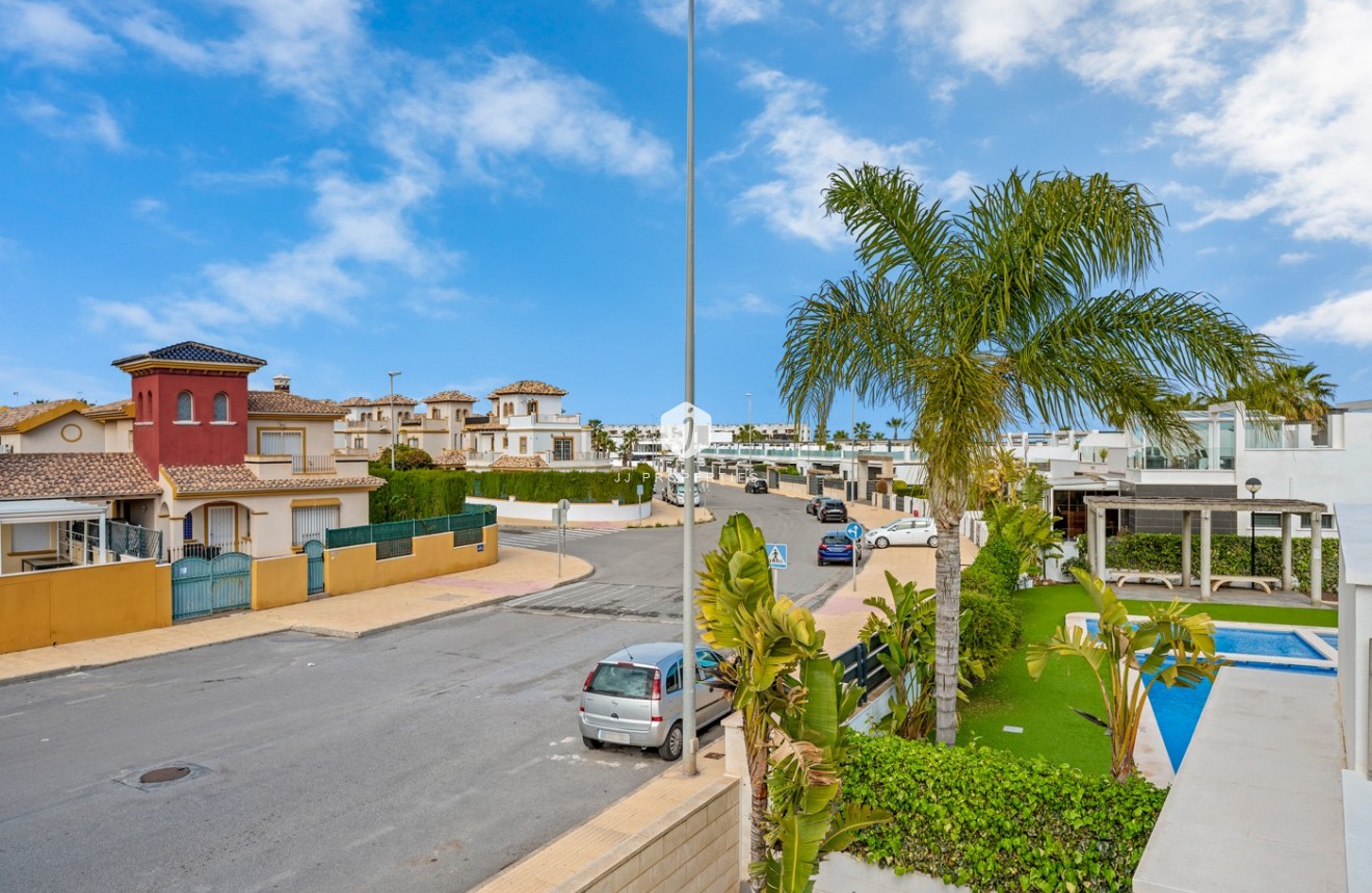 Aus zweiter Hand - Wohnung -
Orihuela Costa - Costa Blanca