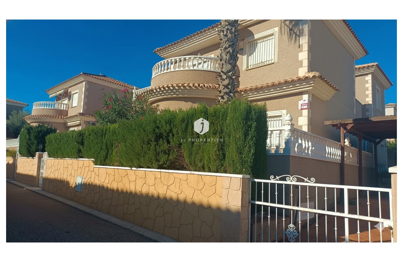 Aus zweiter Hand - Villa -
Los Altos - Costa Blanca