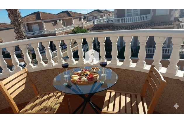 Aus zweiter Hand - Villa -
Los Altos - Costa Blanca