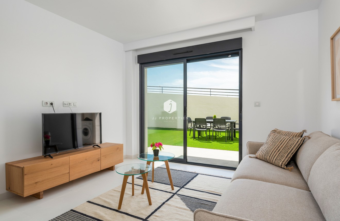 Aus zweiter Hand - Wohnung -
San Miguel de Salinas - Inland