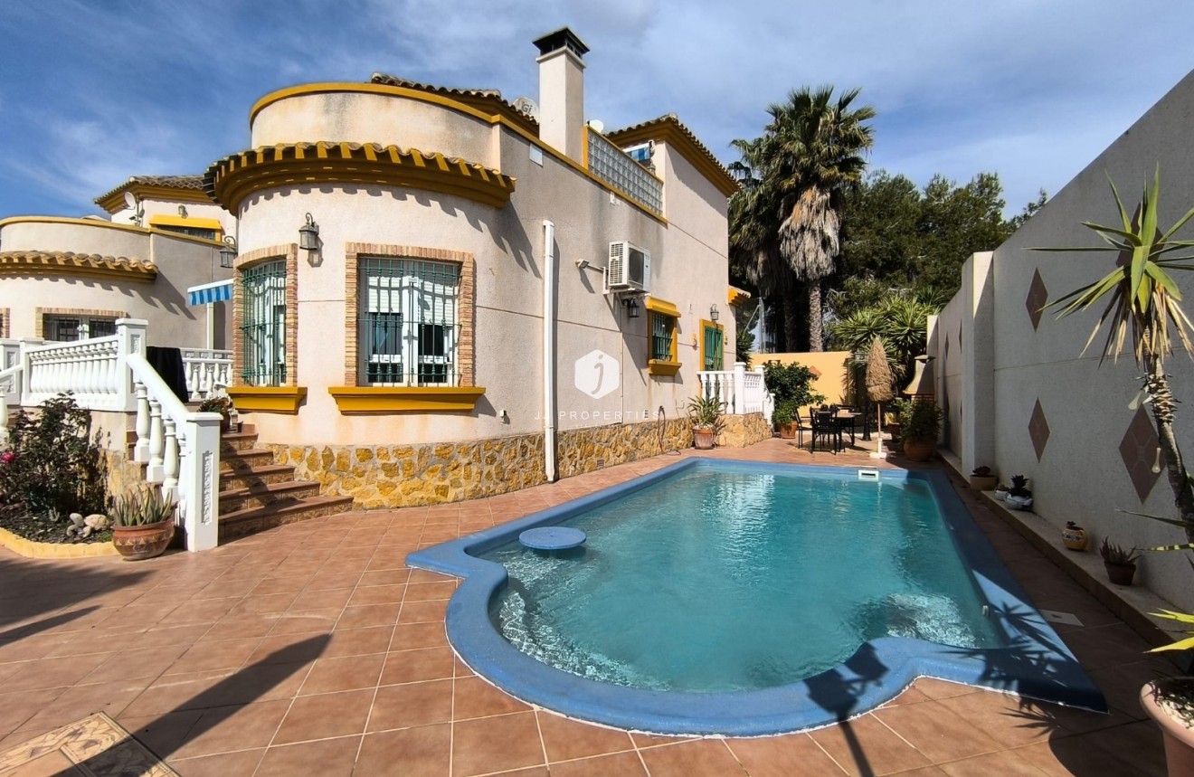 Tweedehands - Villa -
El Raso - Costa Blanca