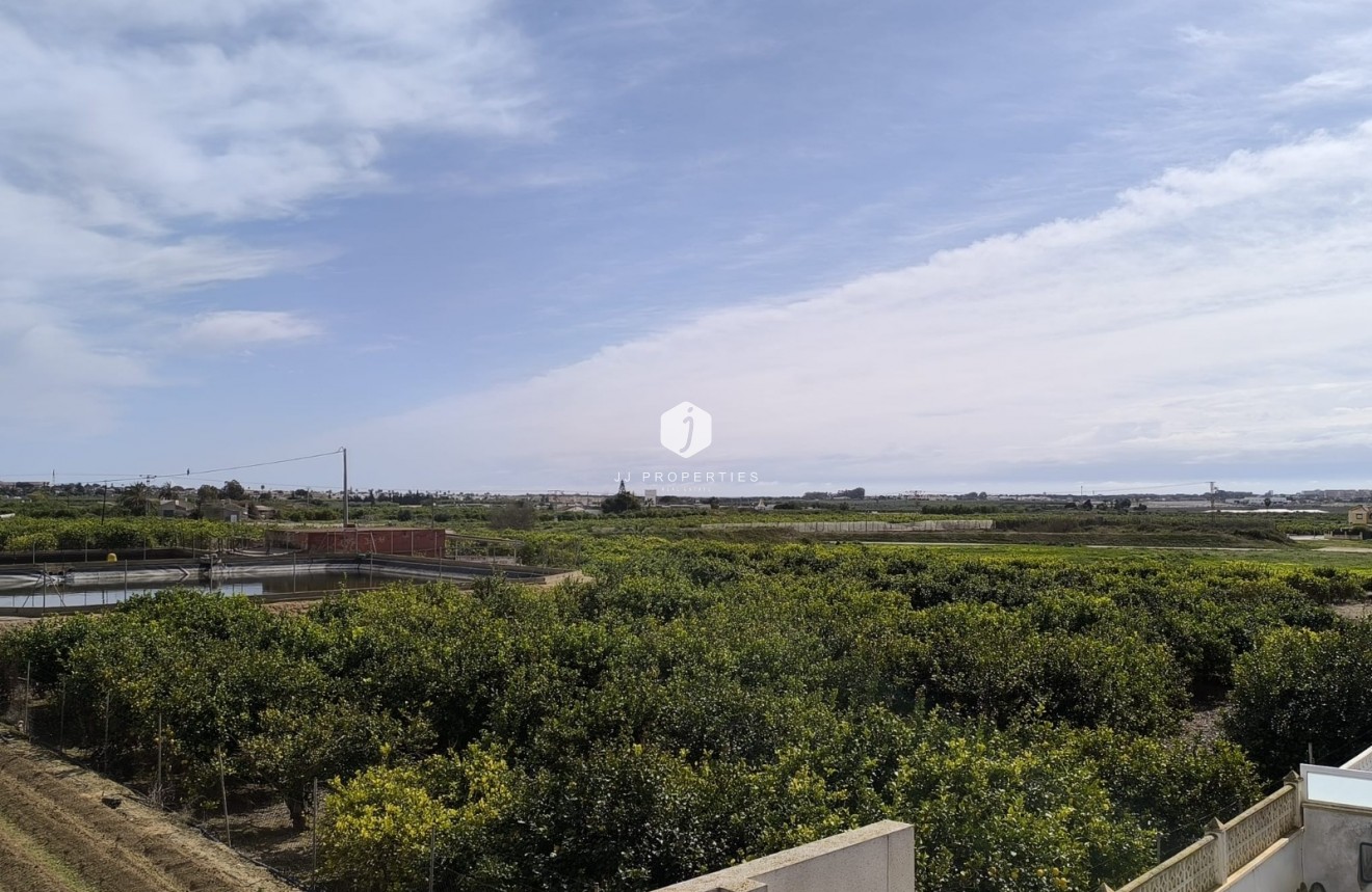 Tweedehands - Villa -
El Raso - Costa Blanca