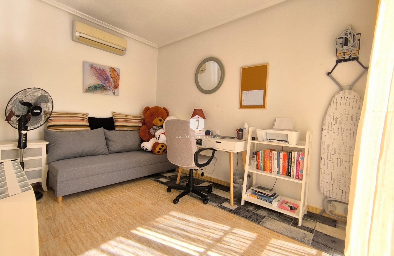 Tweedehands - Villa -
El Raso - Costa Blanca