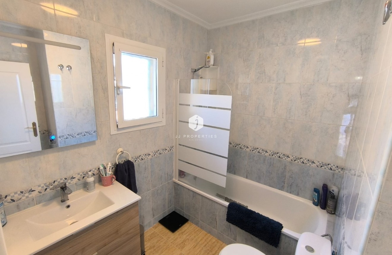 Tweedehands - Villa -
El Raso - Costa Blanca