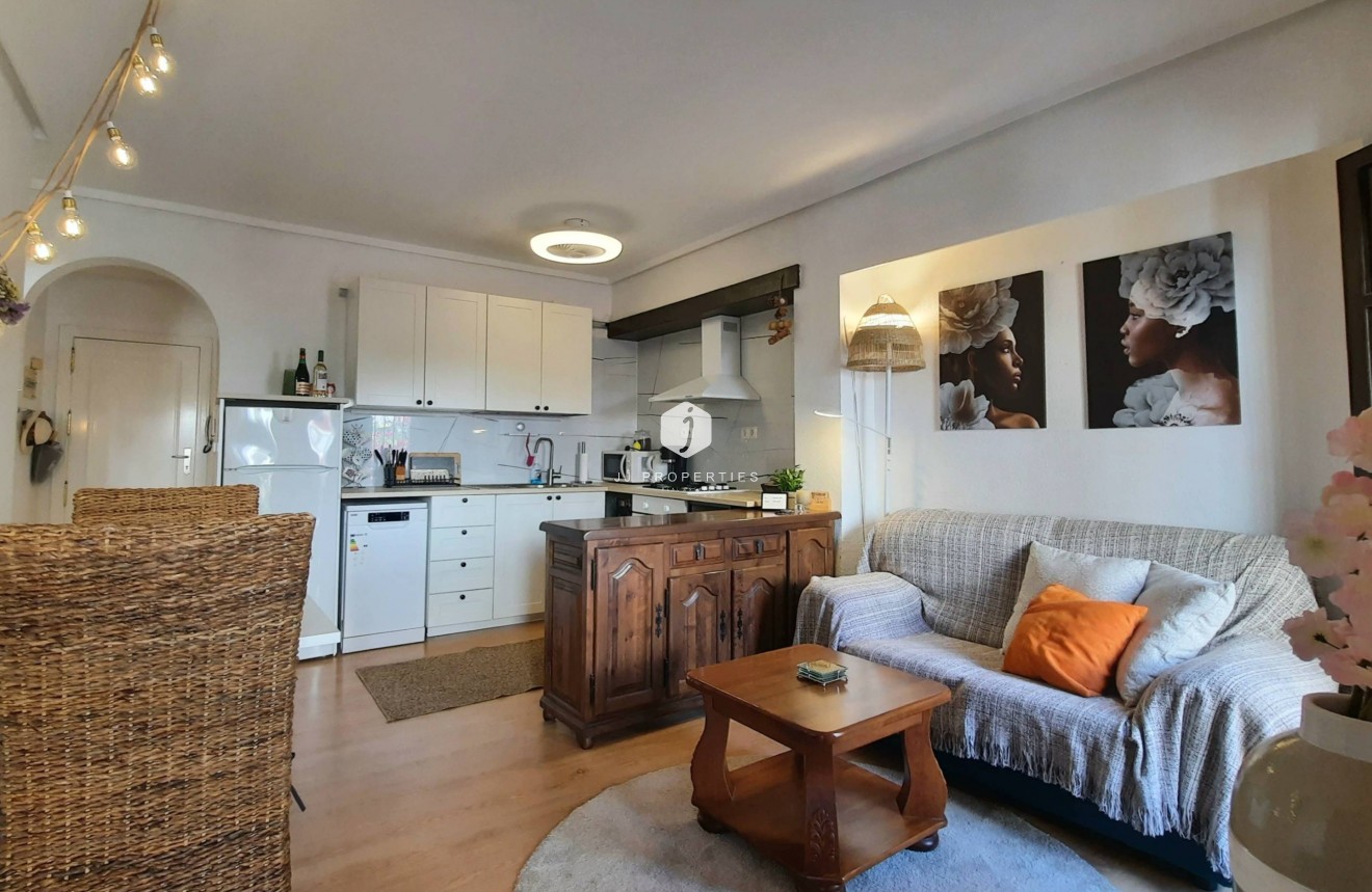 Resale - Bungalow -
Torrevieja - La Mata