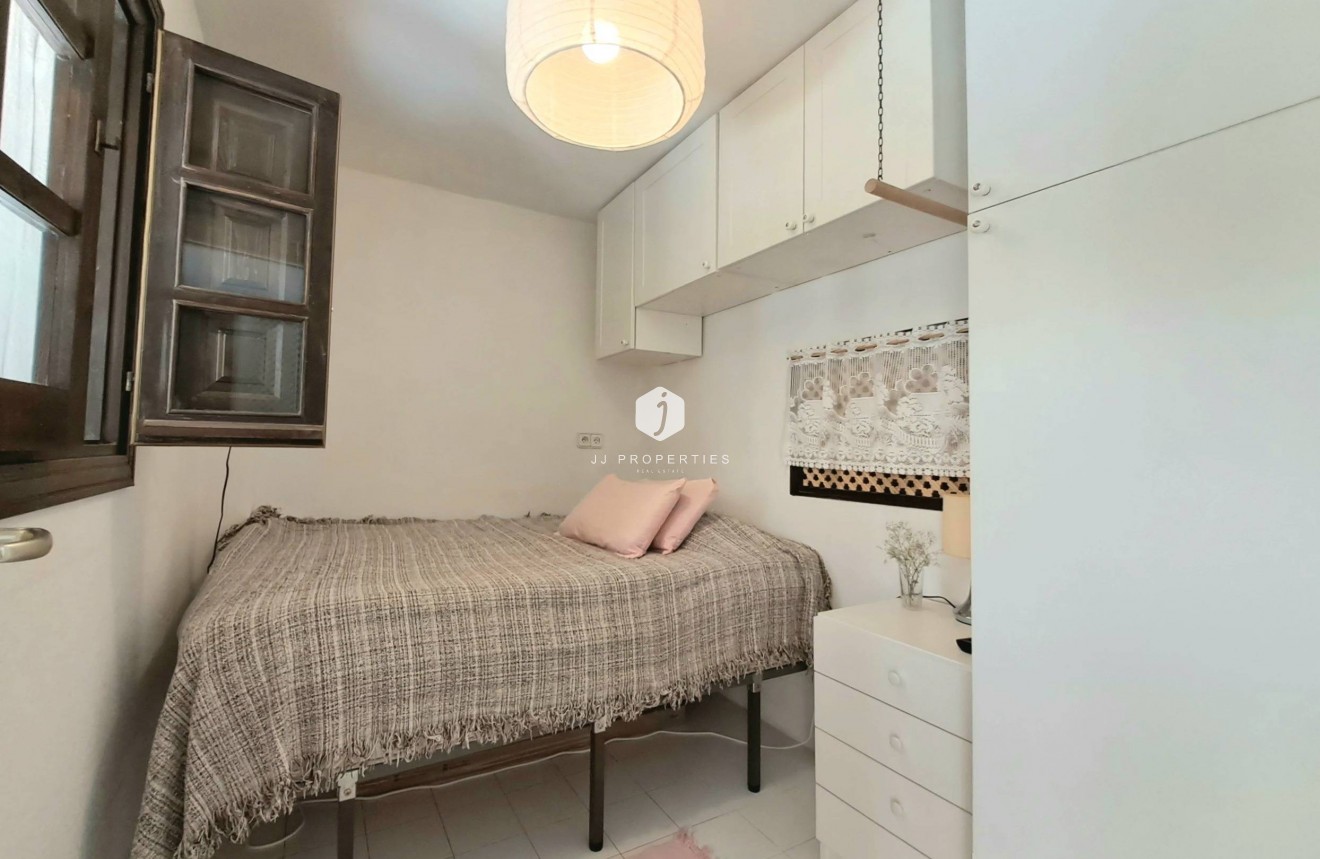 Resale - Bungalow -
Torrevieja - La Mata