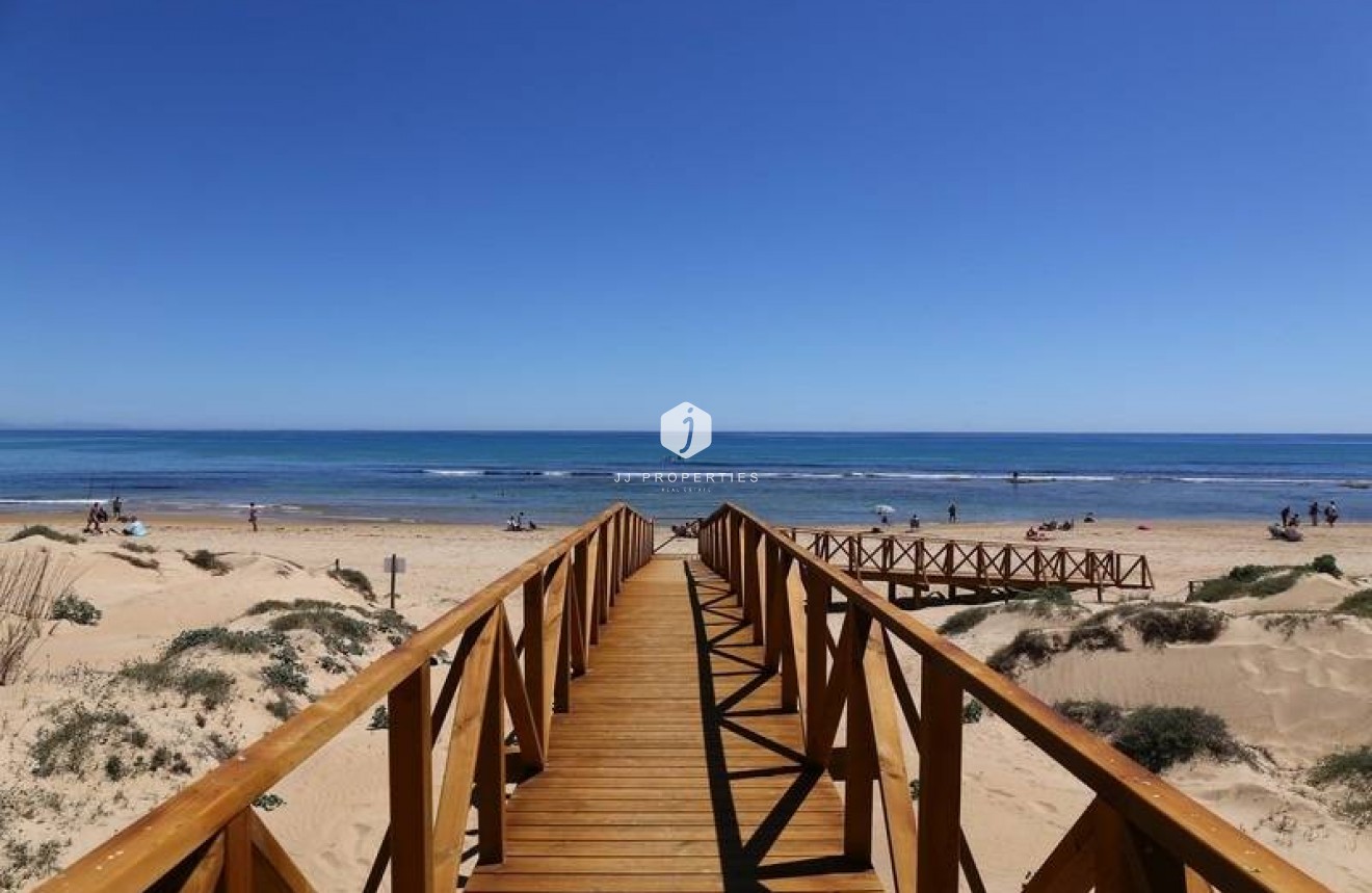 Resale - Bungalow -
Torrevieja - La Mata