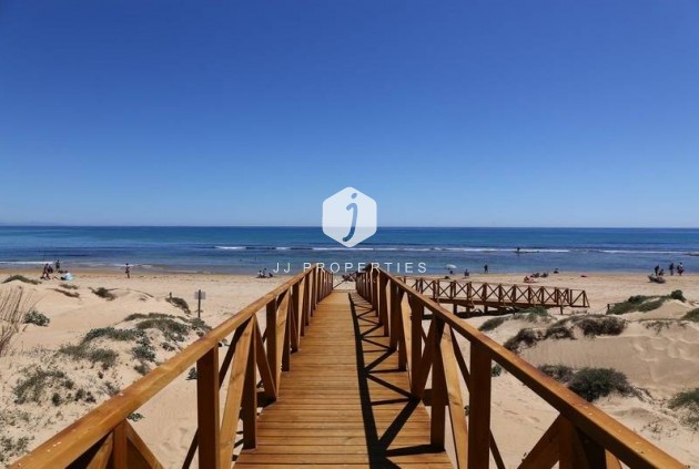 Resale - Bungalow -
Torrevieja - La Mata