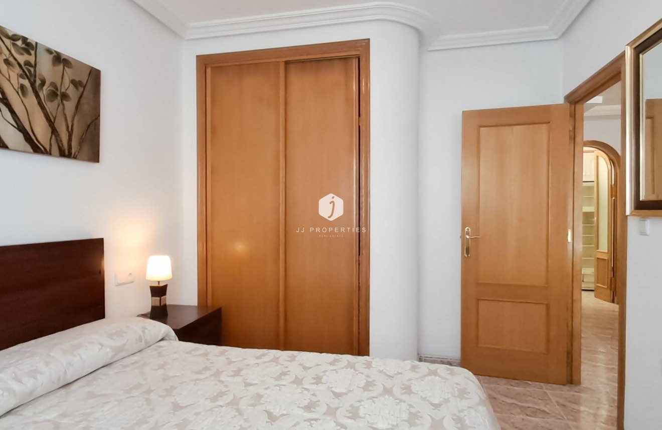 Tweedehands - Appartement / flat -
Torrevieja - Playa del Cura