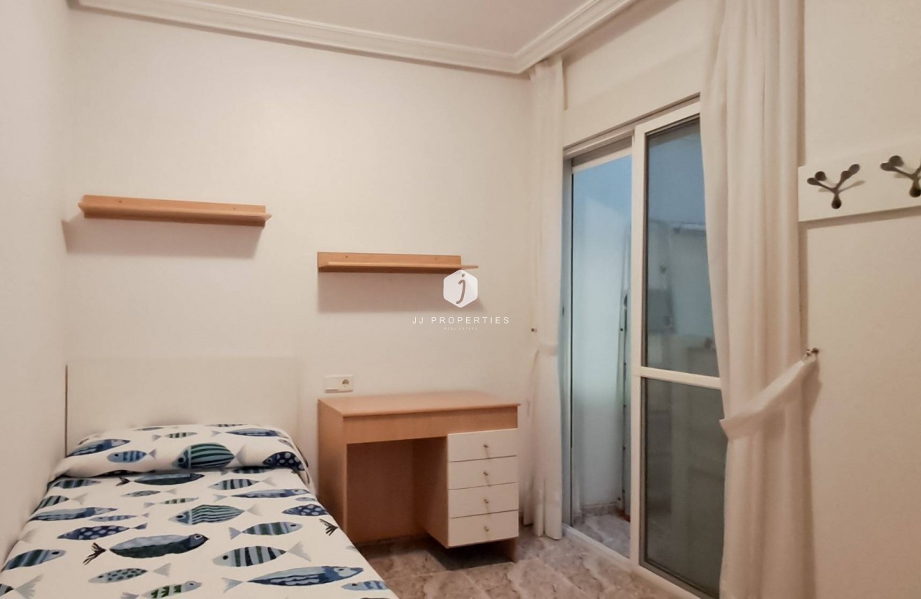 Tweedehands - Appartement / flat -
Torrevieja - Playa del Cura