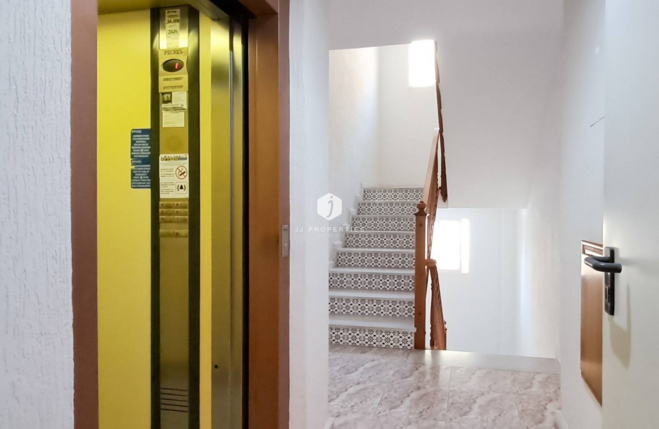 Tweedehands - Appartement / flat -
Torrevieja - Playa del Cura