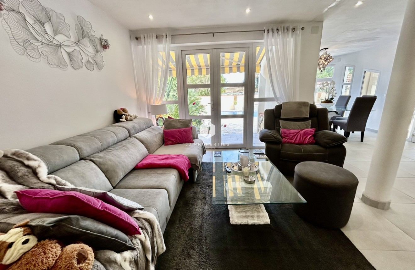 Aus zweiter Hand - Villa -
Cabo Roig - Costa Blanca