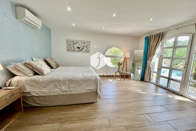 Aus zweiter Hand - Villa -
Cabo Roig - Costa Blanca