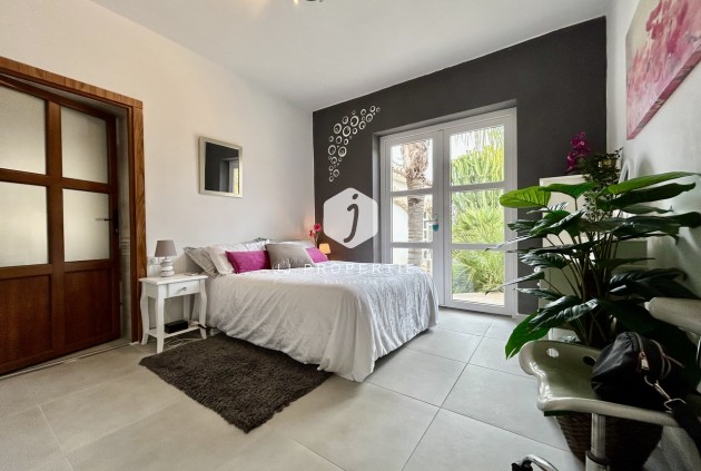 Aus zweiter Hand - Villa -
Cabo Roig - Costa Blanca